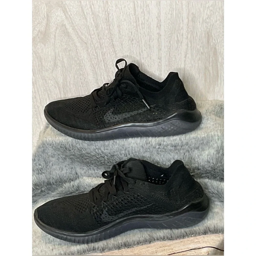 Nike Women’s Black Free RN Flyknit Shoes Size 8.5